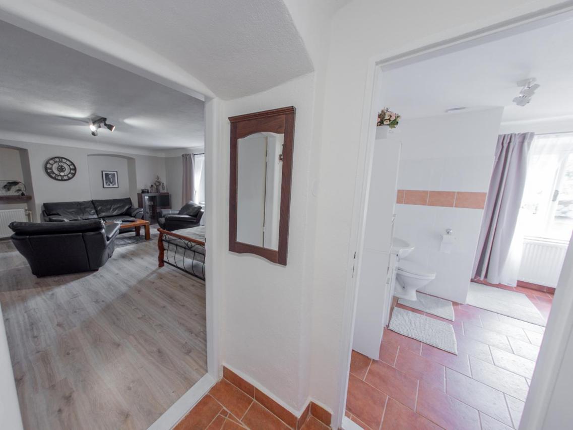 Frauenberg Apartment บันสกา ชีอาว์นีซา ภายนอก รูปภาพ