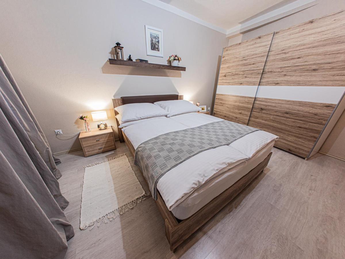 Frauenberg Apartment บันสกา ชีอาว์นีซา ภายนอก รูปภาพ
