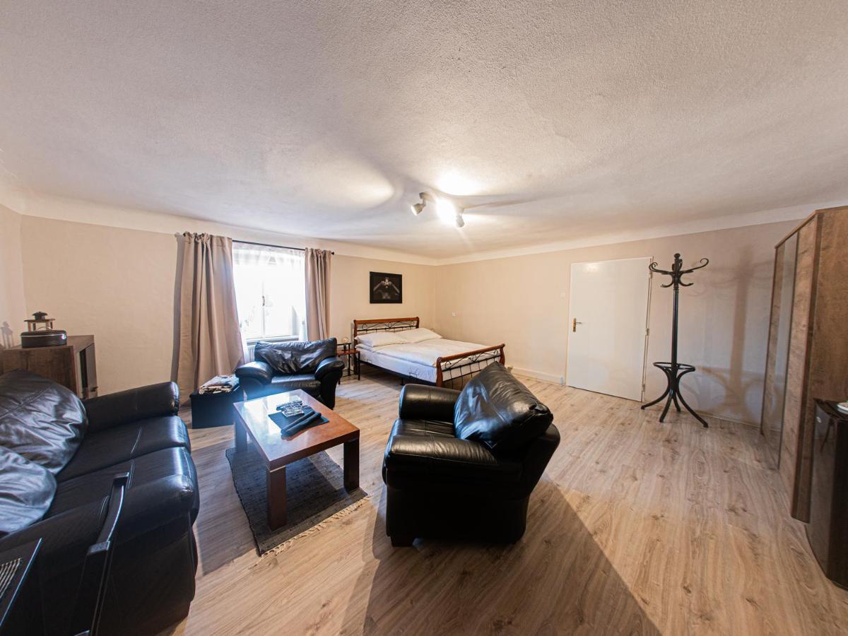 Frauenberg Apartment บันสกา ชีอาว์นีซา ภายนอก รูปภาพ